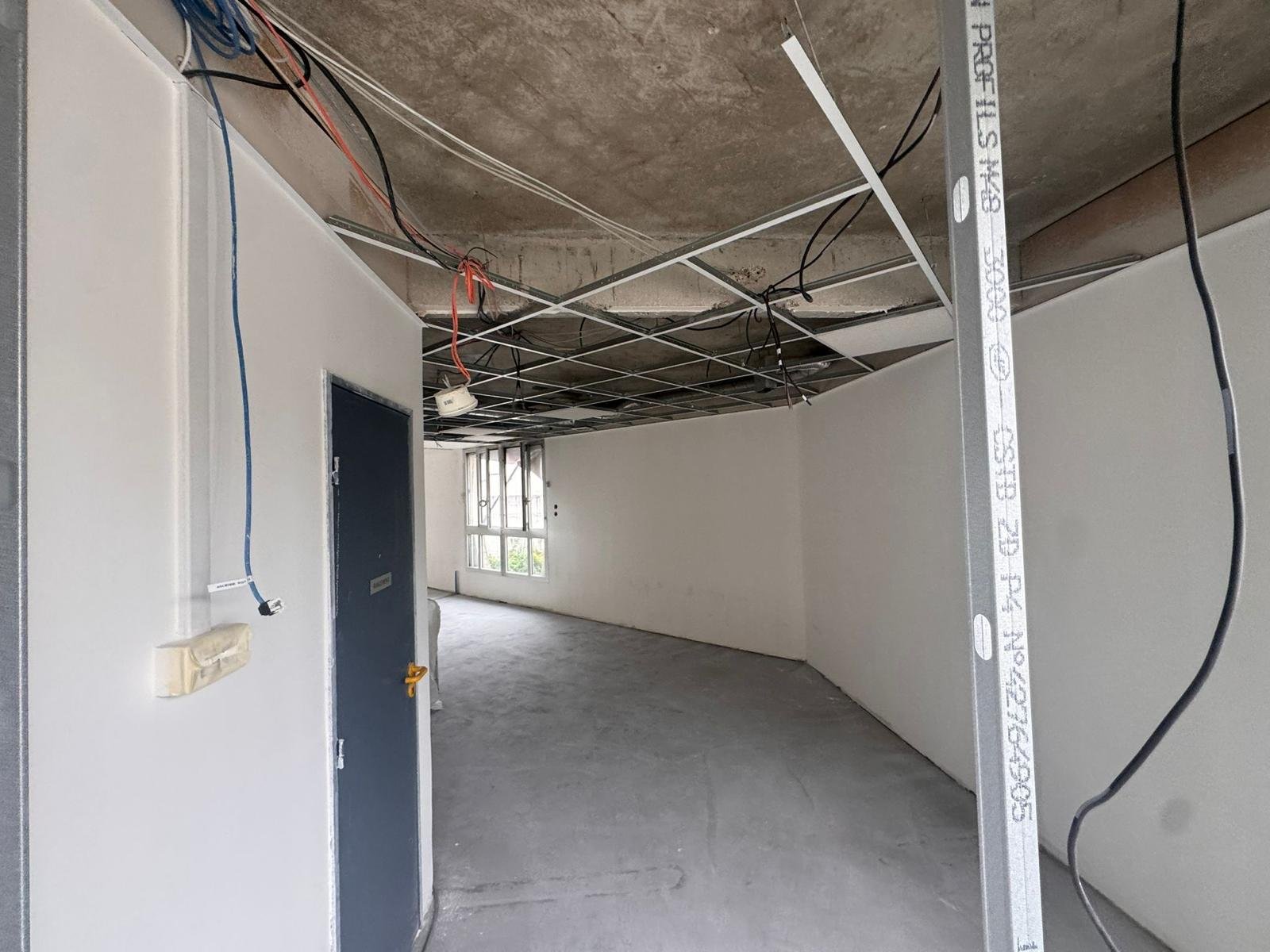 Travaux électricité câblage faux plafond Maybat